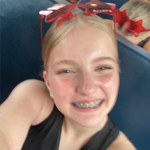 Meet your Posher, Stella